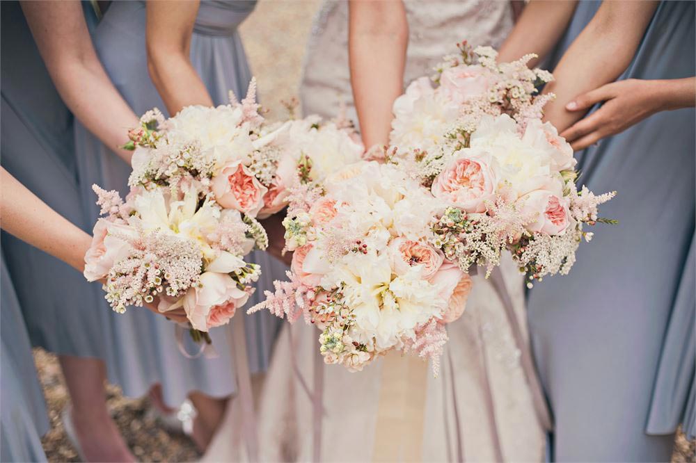 How To Choose Your Wedding Flowers Like A Pro