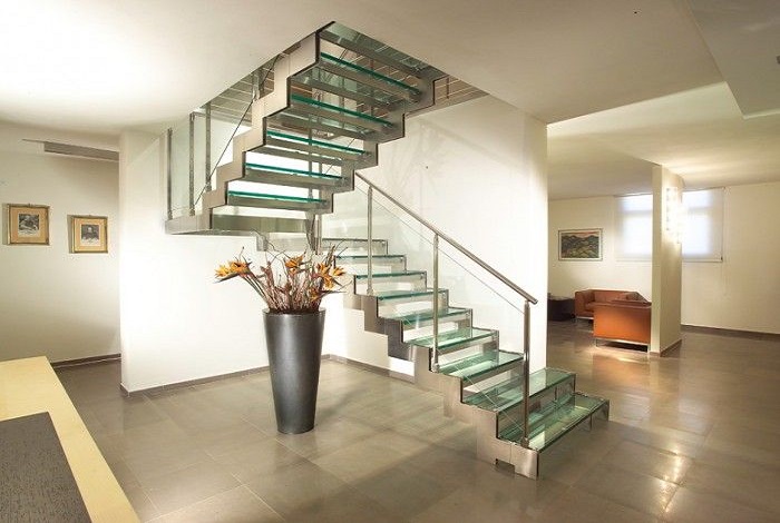 Top 2 Modern Staircase Options For Your Home