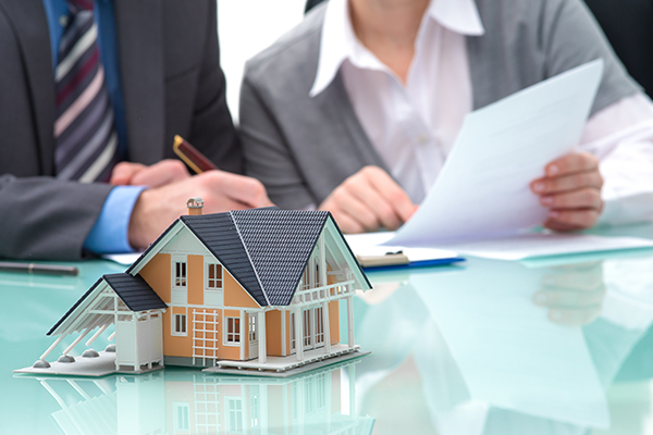 5 Questions to Ask Before Hiring a Real Estate Lawyer